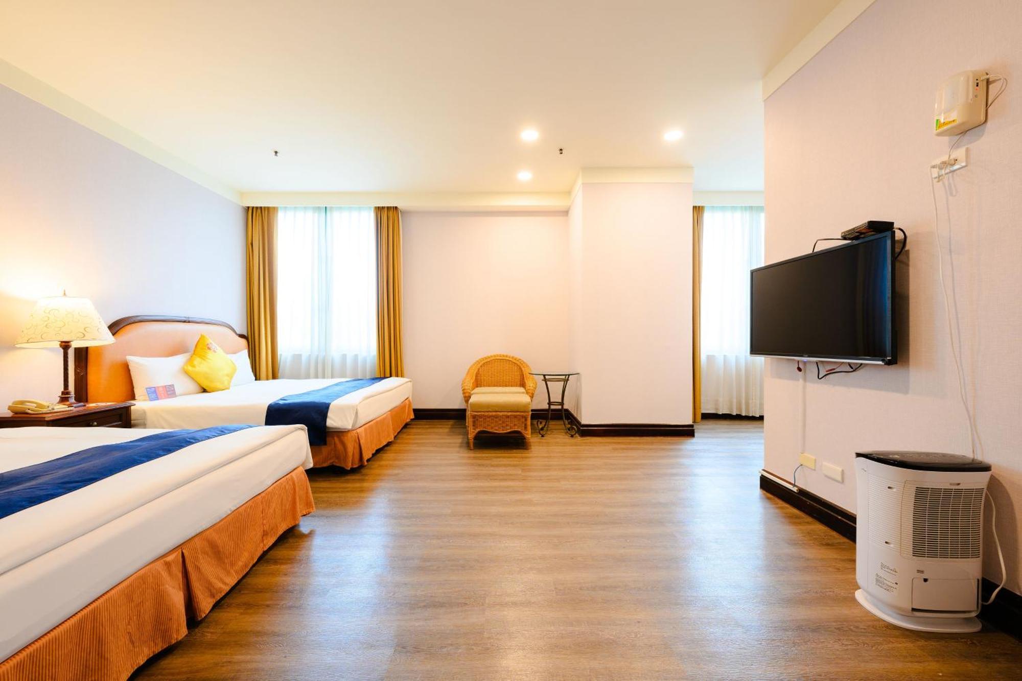 Wei-Yat Grand Hotel Tainan Exterior photo