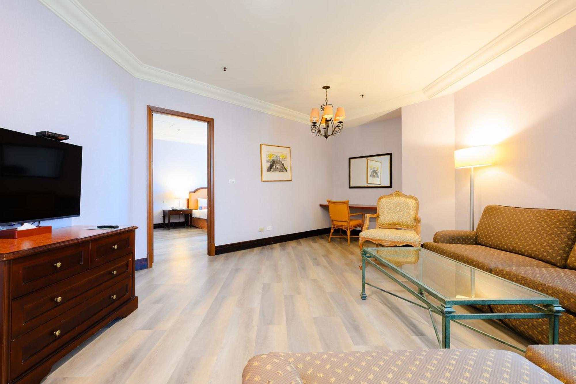 Wei-Yat Grand Hotel Tainan Exterior photo