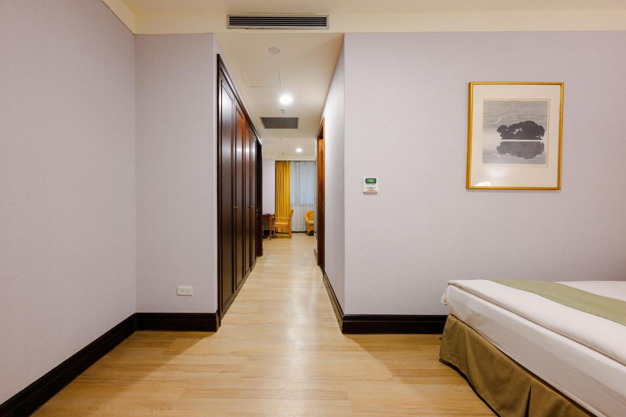Wei-Yat Grand Hotel Tainan Exterior photo