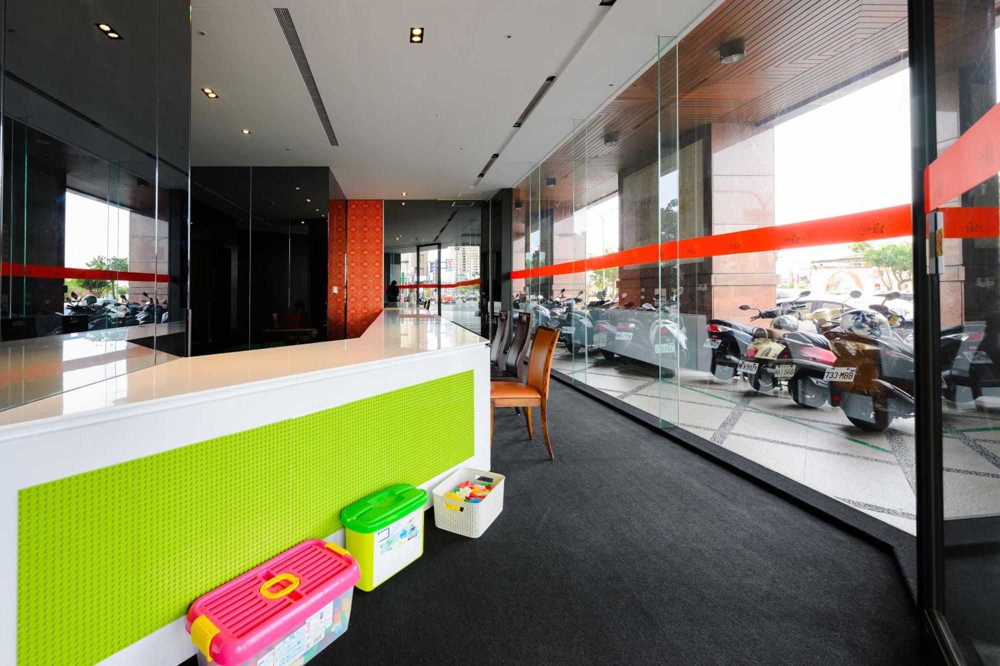 Wei-Yat Grand Hotel Tainan Exterior photo